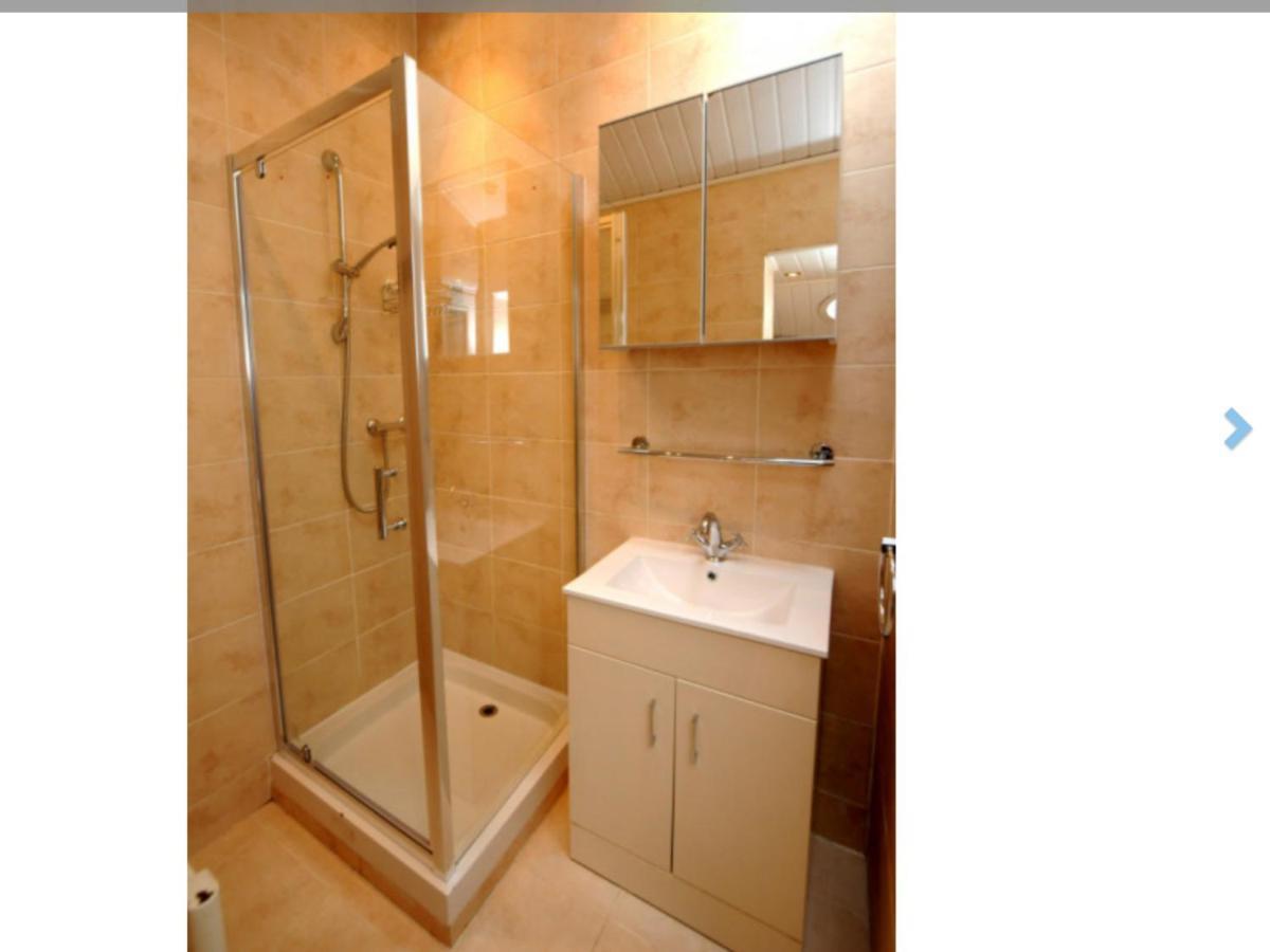 Cheerful One Bedroom Cottage With Parking Space. Glasgow Exterior photo